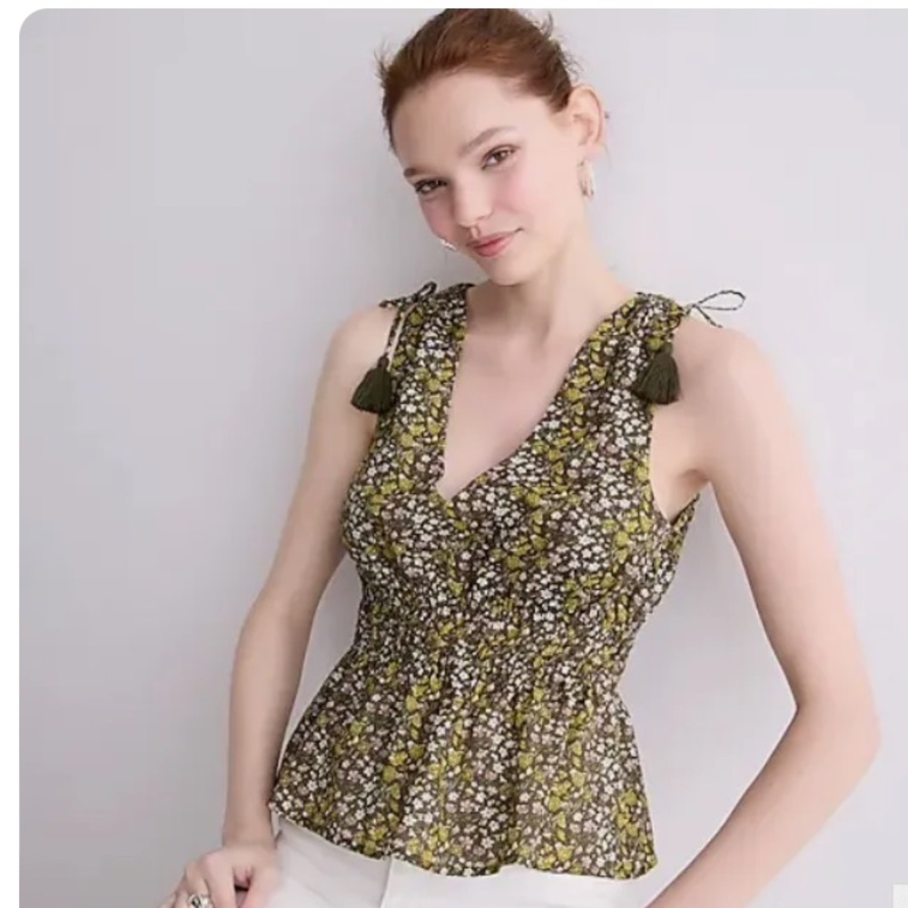 J.CREW GREEN FLORAL SMOCKED LINEN VNECK TANK with TASSELS